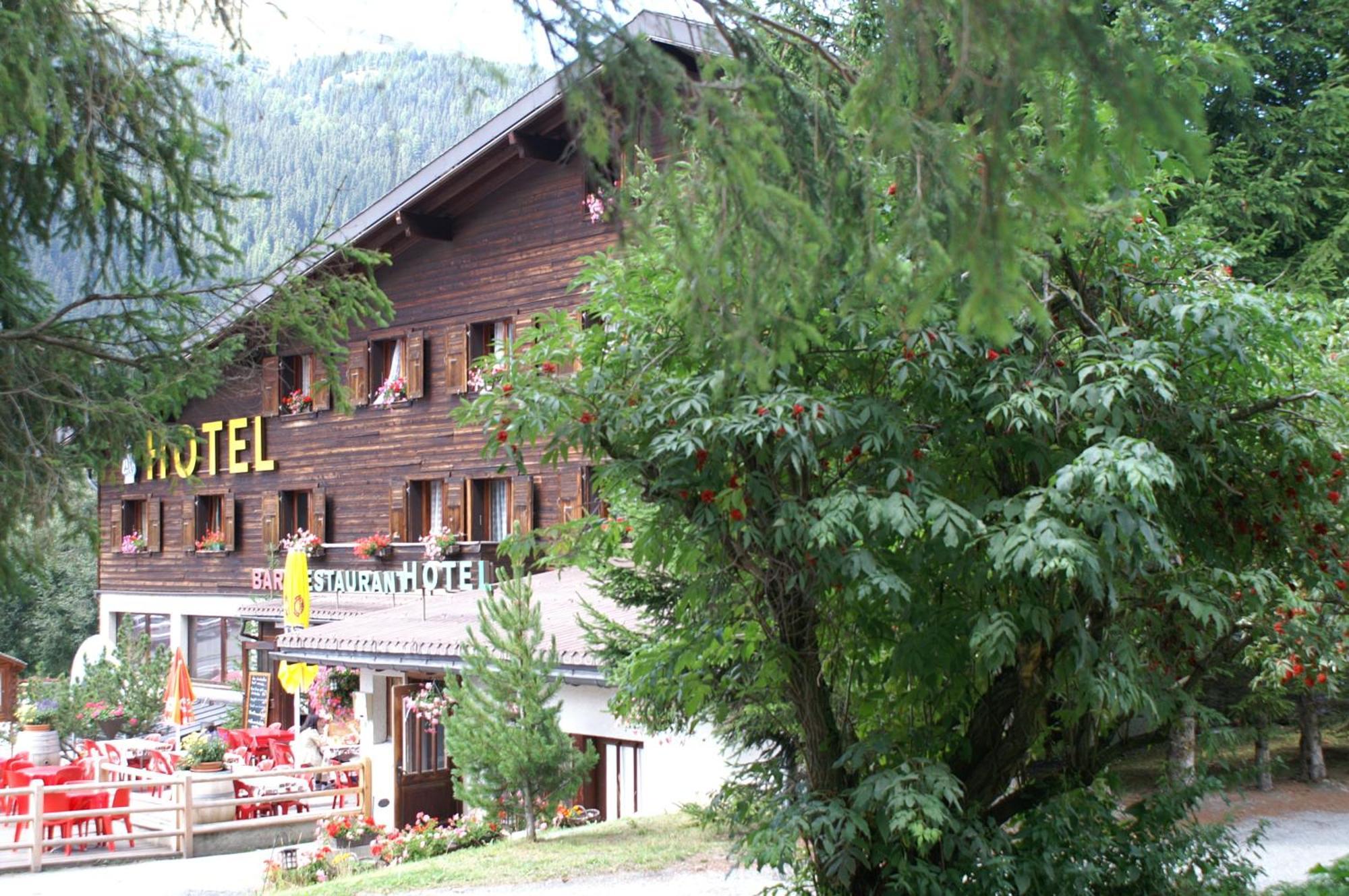 Hotel Au Bivouac De Napoleon Et Spa Bourg-Saint-Pierre Zimmer foto